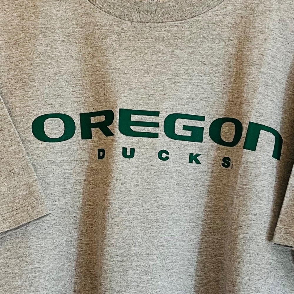 Delta Pro Weight Oregon Ducks Heather Gray Tee Size XL NWOT - Picture 2 of 7